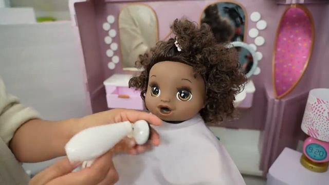 Baby Alive baby doll's Hair Wash Day Routine washing my dolls hair смотреть онлайн