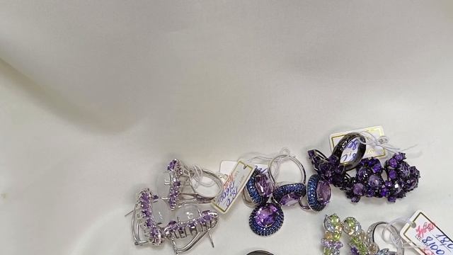 Натуральные аметисты и кианиты. смотреть онлайн