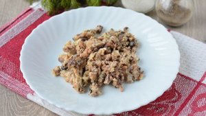 Салат с консервированной сайрой и яйцами