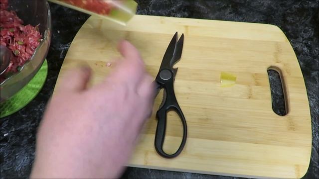 ?ЛУЧШИЙ СПОСОБ ДЕЛАТЬ ФРИКАДЕЛЬКИ ??? смотреть онлайн