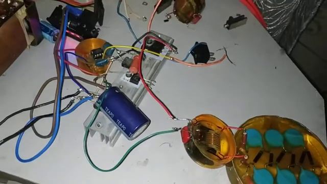 Мощная дуга 100 киловольт смотреть онлайн