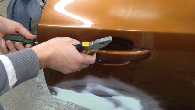 Как снять ручку двери на Audi Q5. смотреть онлайн