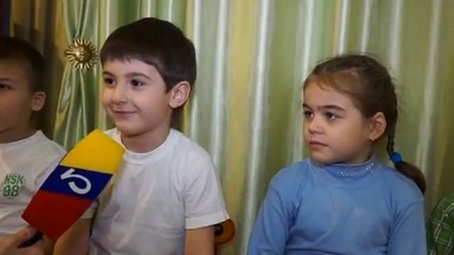 Опрос "Что дети любят кушать". Часть 2. Утро в кубе. смотреть онлайн