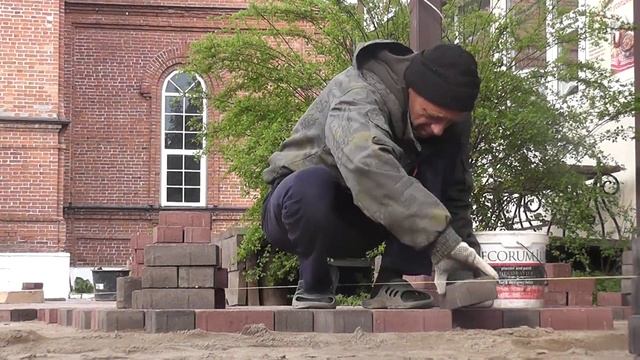 Май 2022 года. Праздник весны и труда! смотреть онлайн