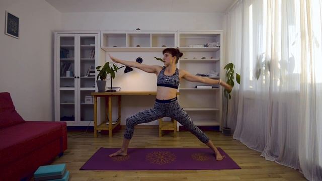Утренняя йога для бодрости на весь день