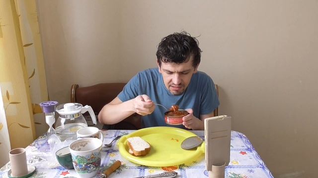 КИЛЬКА БАЛТИЙСКАЯ В ТОМАТНОМ СОУСЕ С ЧИЛИ LAATSA! ПОЮ ПЕСНИ! ДОМА ОЧЕНЬ ДУШНО ХОЖУ В ОДНИХ ТРУСАХ!
