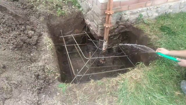 Что делать, если трескаются стены? Треснул дом, что делать? Укрепление фундамента своими руками.