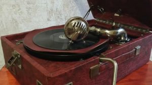 Над рекой голубой