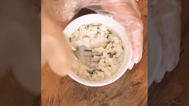 Готовим брускетту с горгонзолой и грушей