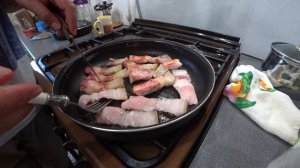 Как правильно приготовить яичницу с салом