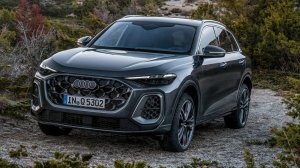 Новая Audi Q5 и SQ5 2025. Обзор интерьера, характеристик и цен.