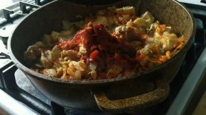 Как приготовить гуляш из курицы с подливкой на сковороде. Ужин потрясающе вкусный!