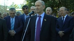 открытие памятника С. Стальскому возле лезгинского театра