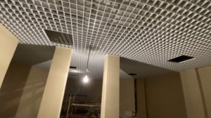 Домодедово. Монтаж подвесного потолка Грильято. Ячейка 100х100