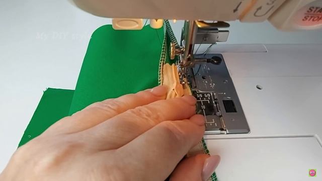 Как вшить молнию в горловину платья удивительные швейные хитрости