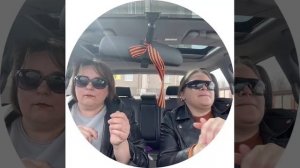 Кокос влюбился в другой кокос ..)