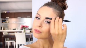 ИДЕАЛЬНЫЕ БРОВИ за 2 минуты? Оформление бровей тенями и карандашом