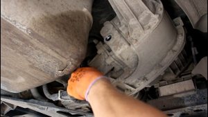 Замена масла в раздатке на Chevrolet TrailBlazer 4,2 Шевроле Трейлблейзер 2007 г