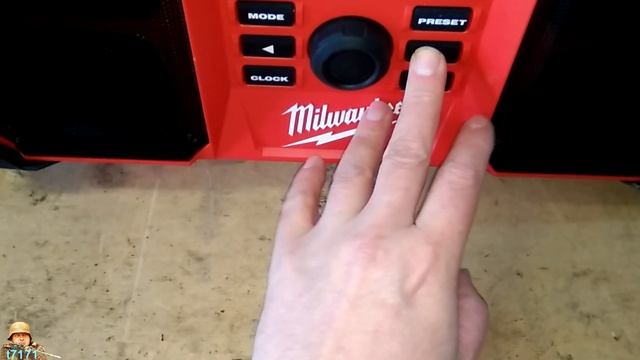 Milwaukee M18 2890-20 (JSR) строительное радио -  простенький обзор