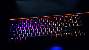 Fantastic MSI GT83VR Cherry RGB Silver Speed Keyboard lights!