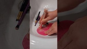 Как ухаживать за кистями для макияжа!Кисти для макияжа, уход!Как очистить кисти для макияжа??️?