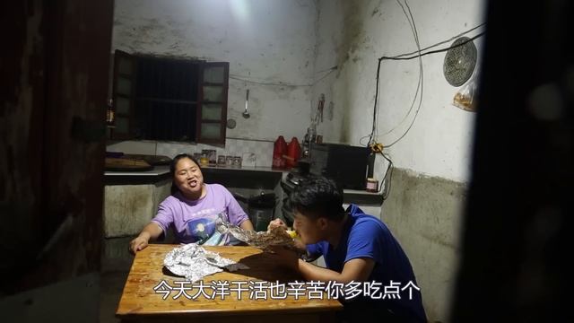 秋天了要多吃南瓜，胖妹教你创意做法，甜香软糯色泽金黄，完美！【陈说美食】 смотреть онлайн