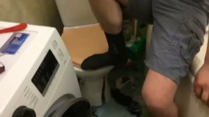 Взорвал унитаз