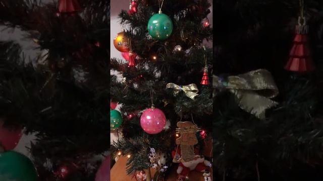 Пусть эта ёлочка в праздничный час каждой иголочкой радует нас :))) смотреть онлайн