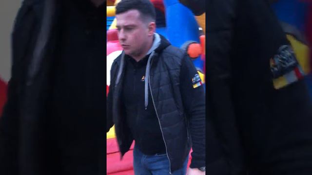 Надувной батутный комплекс с двумя горками 11х8 «Смайлы».