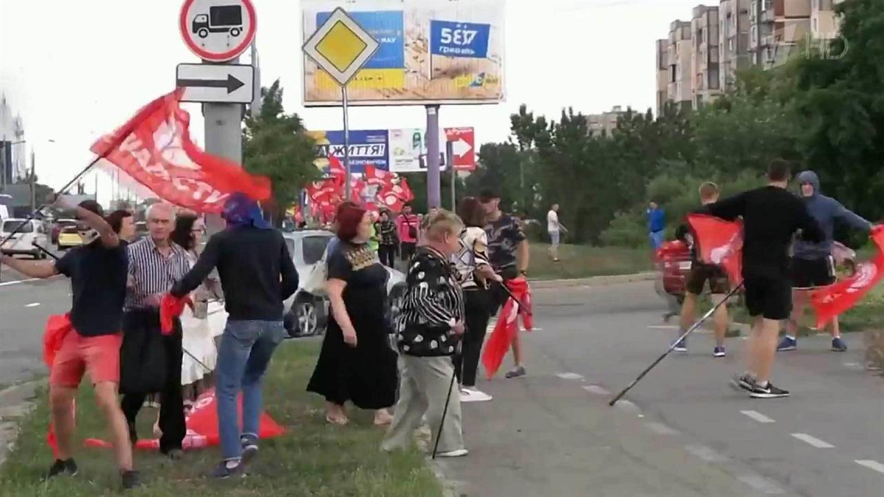 В Киеве националисты избили участников акции против переименования проспекта генерала Ватутина