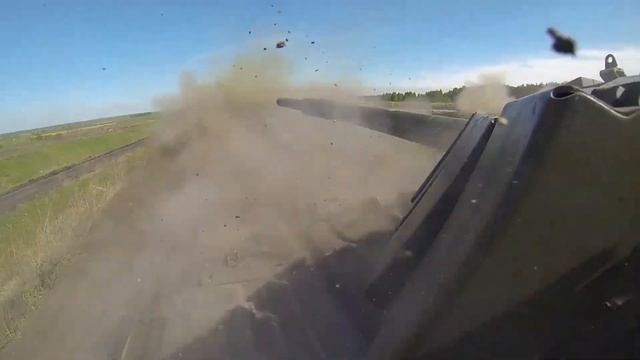 Выпускные экзамены танкистов и мотострелков в Свердловской области