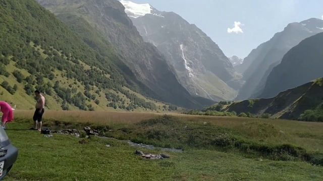 САМОЕ КРАСИВОЕ МЕСТО В ОСЕТИИ??? (Мидаграбинские Водопады) смотреть онлайн