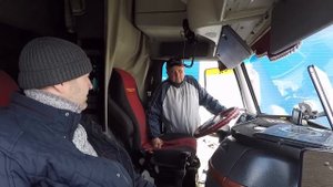 Ну как они делают такие траки? Бу тягач Вольво с пробегом под 2 млн