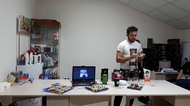 Потрясающий мастер-класс от профессионального бариста! смотреть онлайн