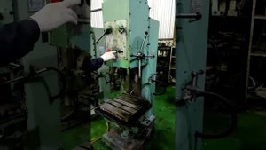 2с132 Вертикальный сверлильный станок. Видео в работе