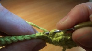 Столбик с одним накидом за заднюю стенку Вязание крючком Урок 12