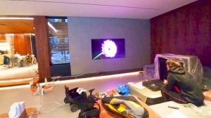 Телевизор Samsung QE85QN900BUXUA монтаж на стену мастерами COMFORT.SERVICE