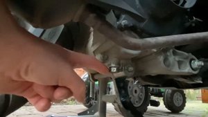 Scooter Honda NSC 50R замена масла в двигателе