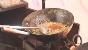 Индия приготовление уличной еды - лапша Вок с соусом Шезван