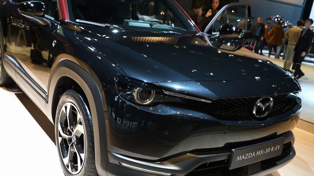 Mazda MX-30 R-EV | Rotary Engine Explained | Interview Vincent Vanhamme Technical Specialist смотреть онлайн