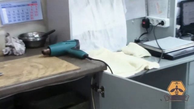 Первый этап подготовки воска к стерилизации на производстве ТМ Ковчег смотреть онлайн