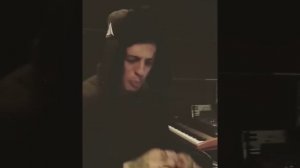 Скруджи ЧИТАЕТ