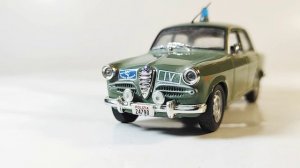 Модель автомобиля Alfa Romeo Gulietta Berlina Полицейские Машины Мира №14 в масштабе 1:43