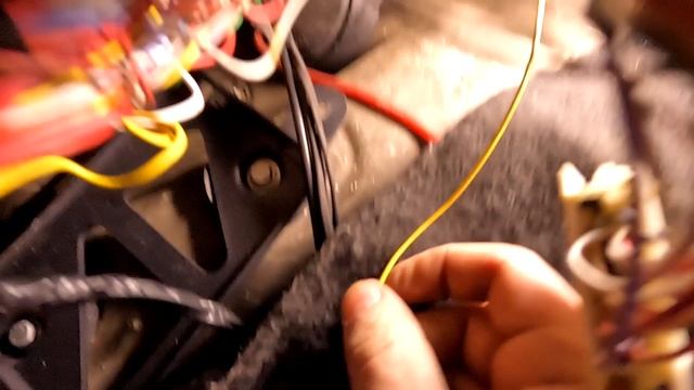 Renault Duster горит SRS, ABS, AIRBAG, 2WD... Не выходит на диагностику Рено Дастер. смотреть онлайн