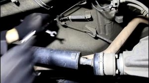 Подтягиваю ручной тормоз  Chevrolet Niva 4х4 Шевроле Нива 2016 года