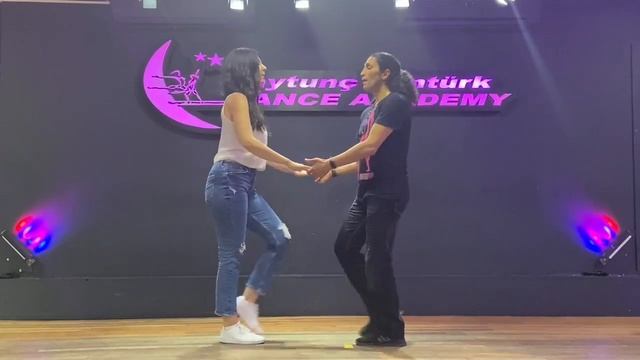 Salsa By Murat Çelebi & Yasemen Karaduman#salsa #bachata #rueda #dance #dancer смотреть онлайн