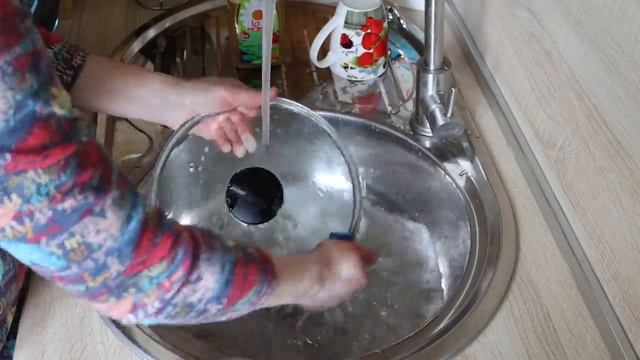 УНИВЕРСАЛЬНОЕ чистящее, моющее средство! ОЧИСТИТ ВСЁ! Лучшее Средство для мытья Посуды Плиты Духовк смотреть онлайн