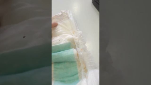 Giggles vs Pampers baby dry 1 смотреть онлайн