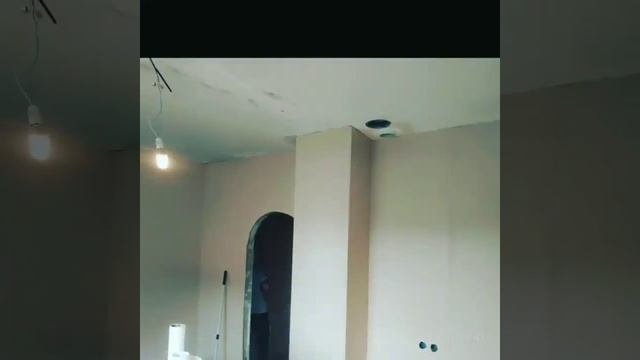 Укладка настенного линолеума, в квартире.