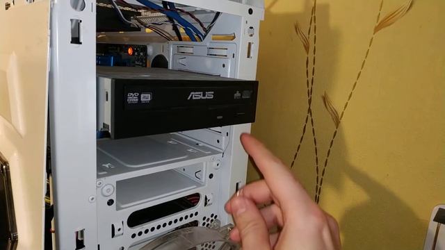 Что делать если заедает оптический привод и не открывается смотреть онлайн